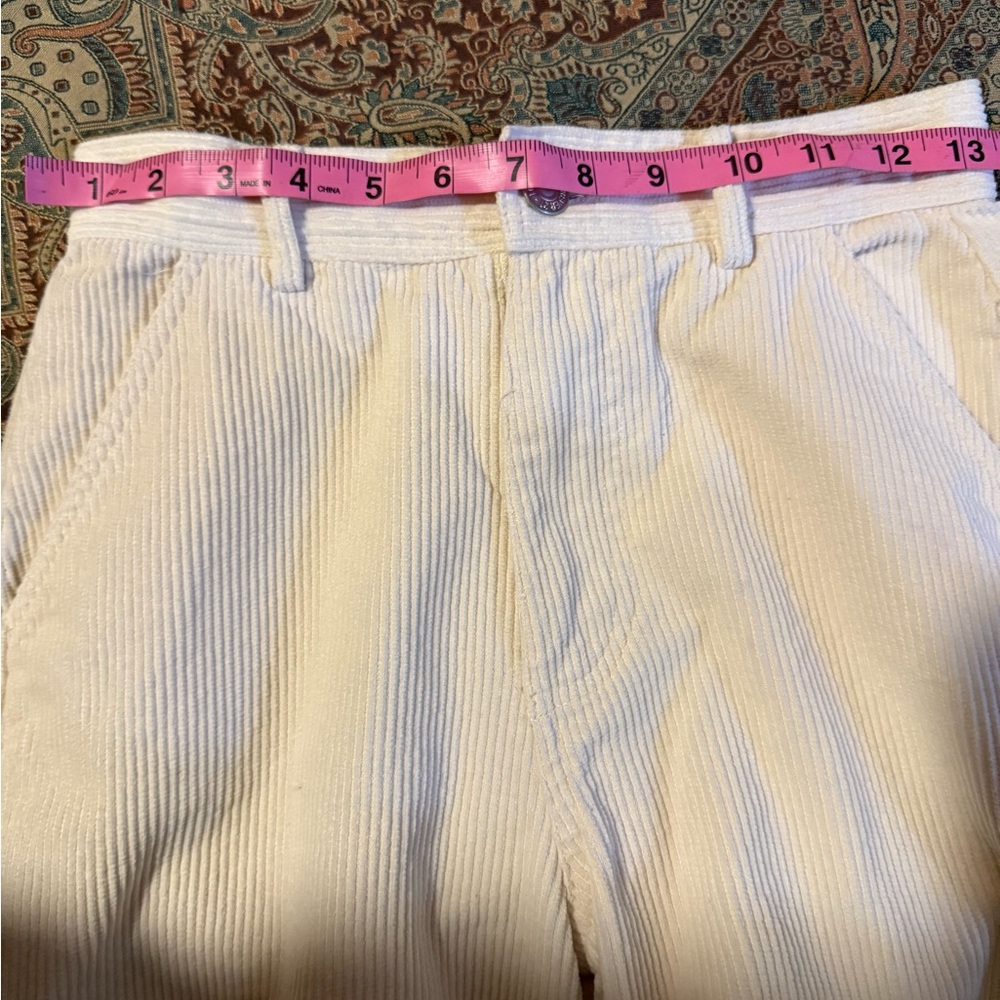 Women's Cream Wide-Leg Cropped Corduroy Pants - Picture 9 of 12